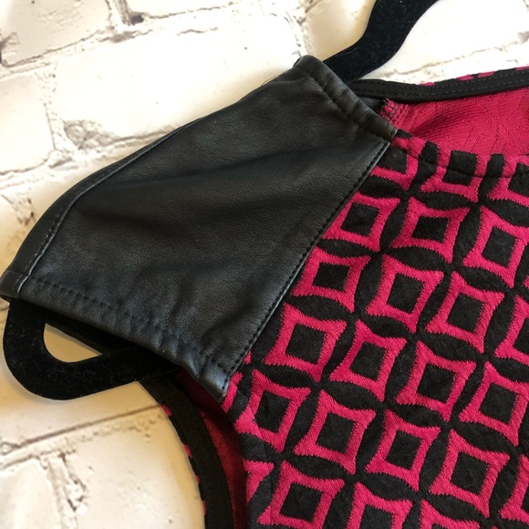 Cap sleeve blouse - Picture 2 of 3